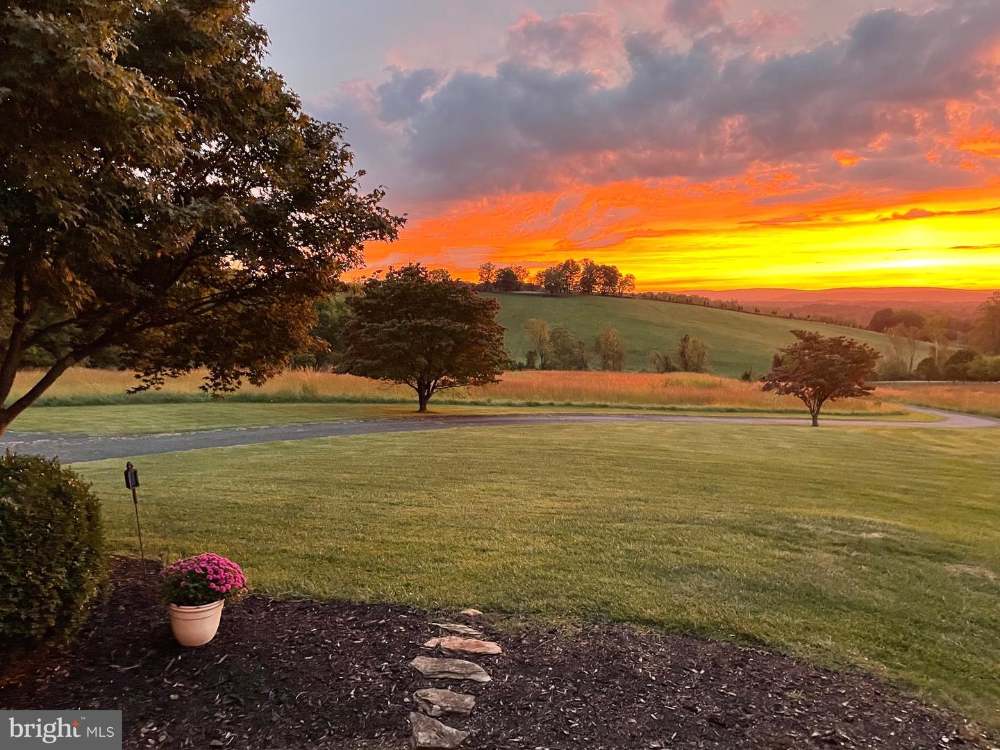 15870 OLD WATERFORD RD, PAEONIAN SPRINGS, Virginia 20129, 5 Bedrooms Bedrooms, ,4 BathroomsBathrooms,Residential,For sale,15870 OLD WATERFORD RD,VALO2093962 MLS # VALO2093962