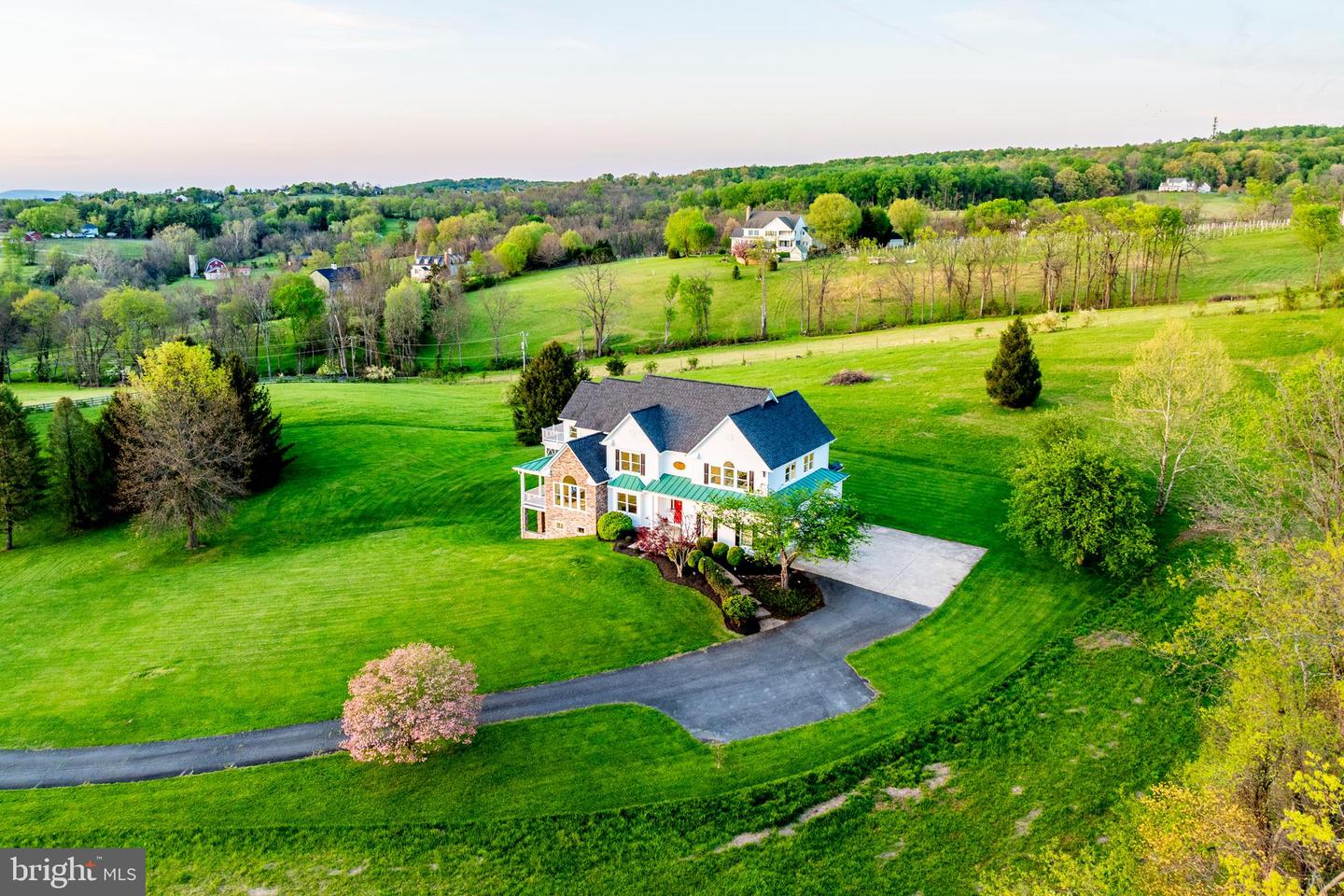 15870 OLD WATERFORD RD, PAEONIAN SPRINGS, Virginia 20129, 5 Bedrooms Bedrooms, ,4 BathroomsBathrooms,Residential,For sale,15870 OLD WATERFORD RD,VALO2093962 MLS # VALO2093962