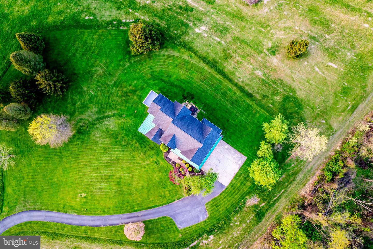 15870 OLD WATERFORD RD, PAEONIAN SPRINGS, Virginia 20129, 5 Bedrooms Bedrooms, ,4 BathroomsBathrooms,Residential,For sale,15870 OLD WATERFORD RD,VALO2093962 MLS # VALO2093962
