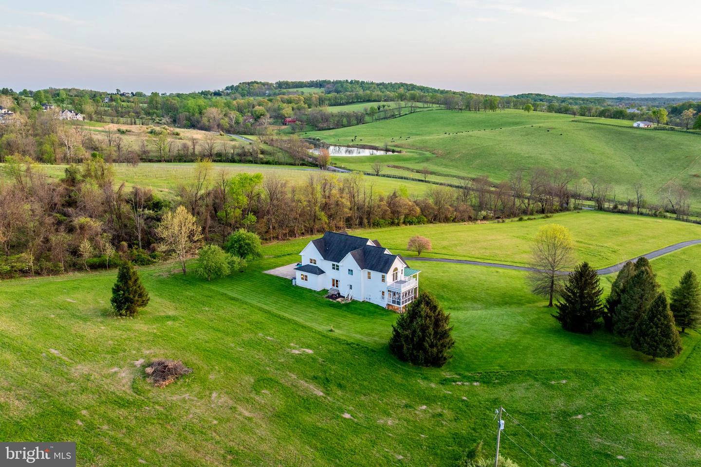 15870 OLD WATERFORD RD, PAEONIAN SPRINGS, Virginia 20129, 5 Bedrooms Bedrooms, ,4 BathroomsBathrooms,Residential,For sale,15870 OLD WATERFORD RD,VALO2093962 MLS # VALO2093962