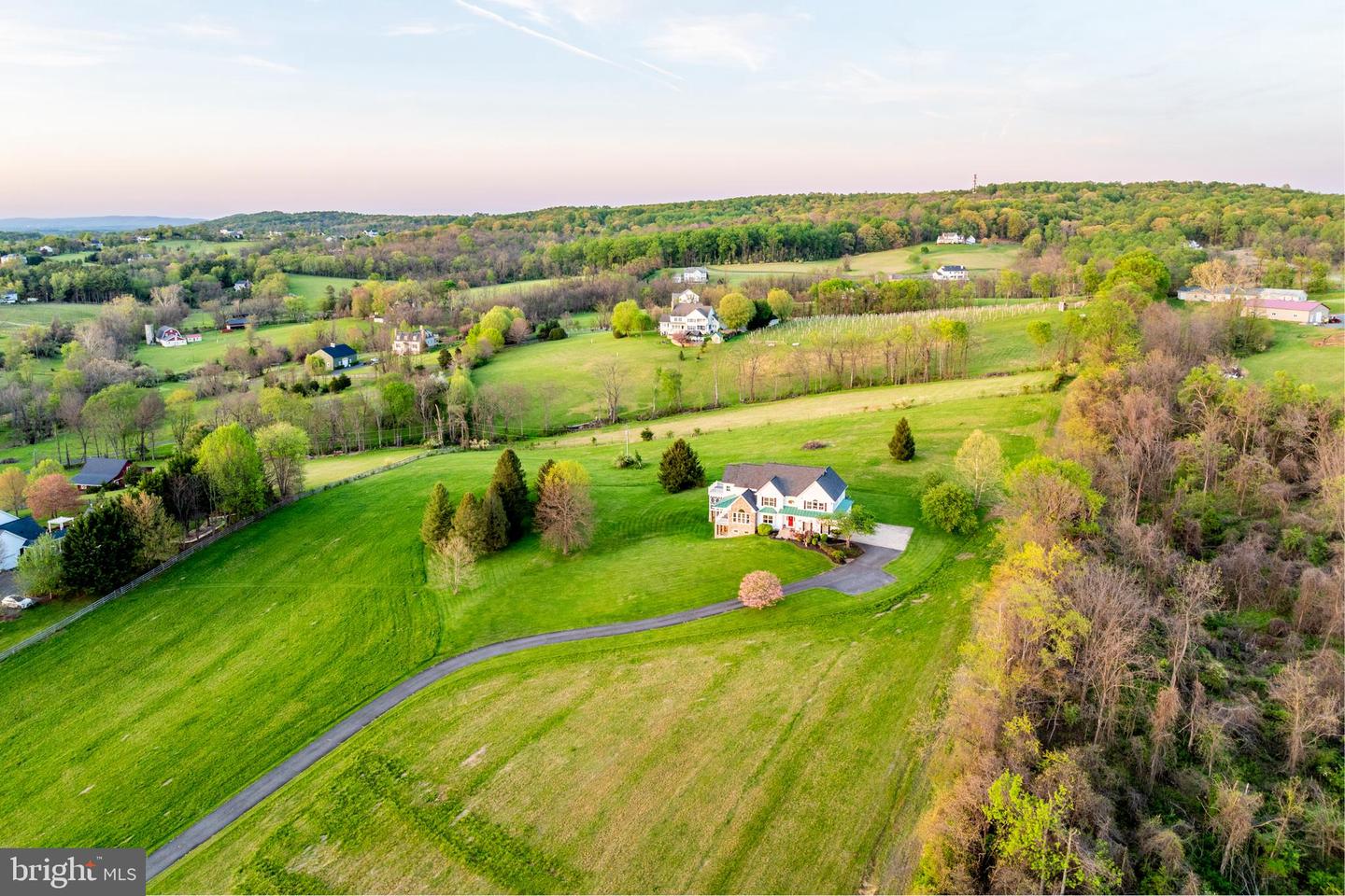 15870 OLD WATERFORD RD, PAEONIAN SPRINGS, Virginia 20129, 5 Bedrooms Bedrooms, ,4 BathroomsBathrooms,Residential,For sale,15870 OLD WATERFORD RD,VALO2093962 MLS # VALO2093962
