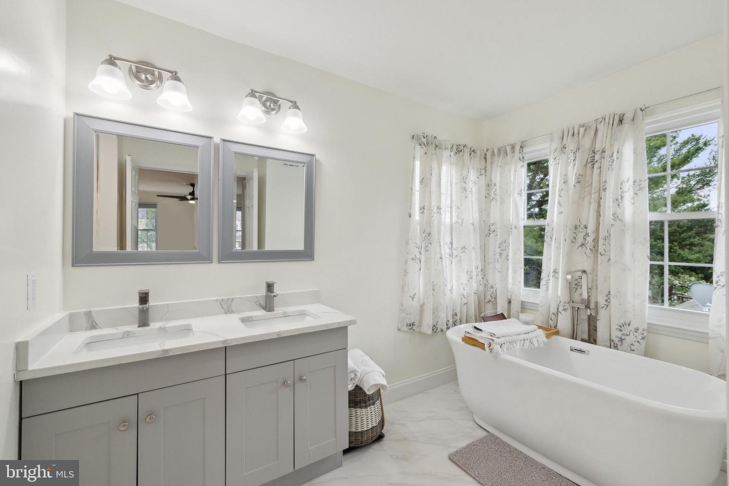 12527 MISTY WATER DR, HERNDON, Virginia 20170, 5 Bedrooms Bedrooms, ,3 BathroomsBathrooms,Residential,For sale,12527 MISTY WATER DR,VAFX2234354 MLS # VAFX2234354