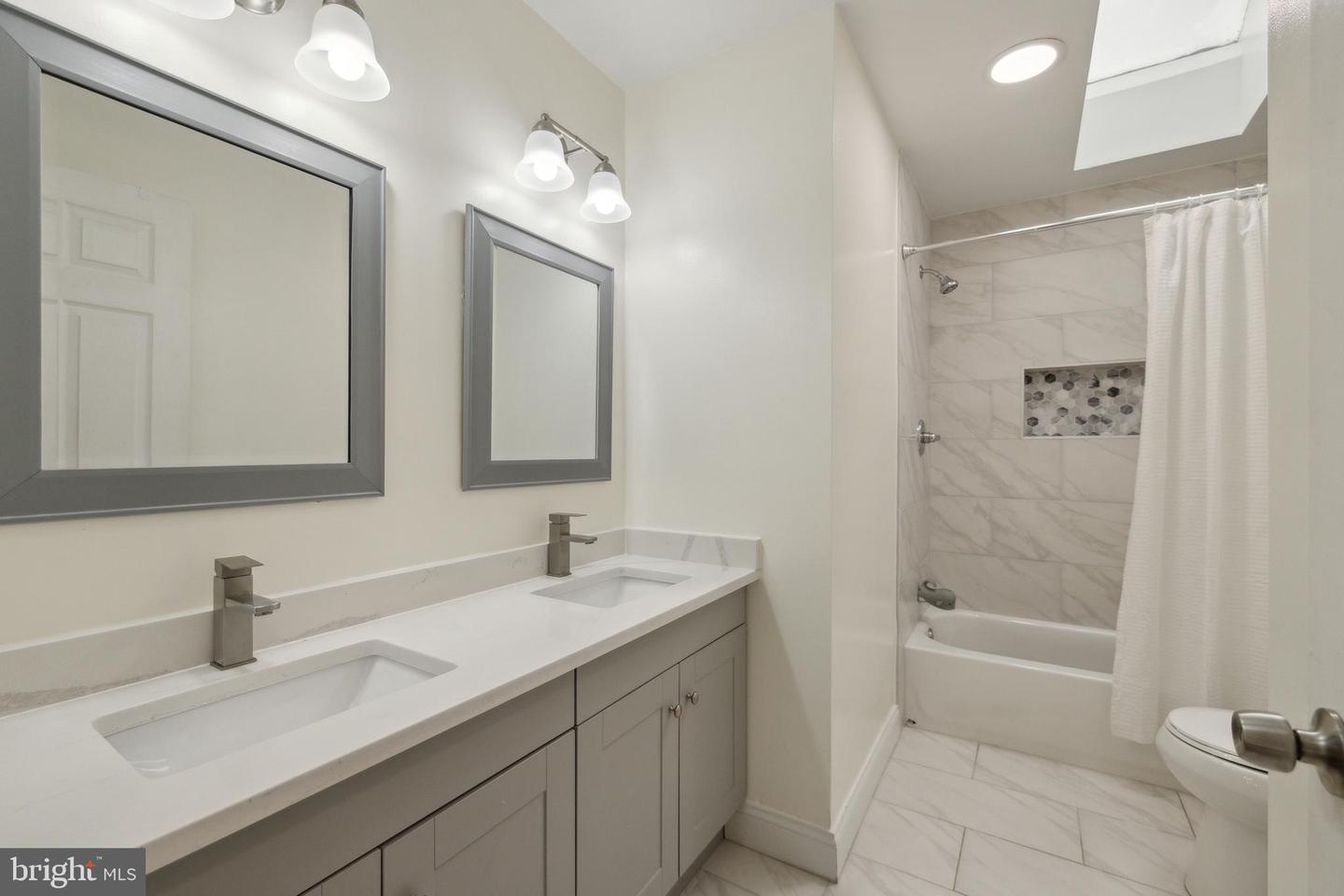 12527 MISTY WATER DR, HERNDON, Virginia 20170, 5 Bedrooms Bedrooms, ,3 BathroomsBathrooms,Residential,For sale,12527 MISTY WATER DR,VAFX2234354 MLS # VAFX2234354