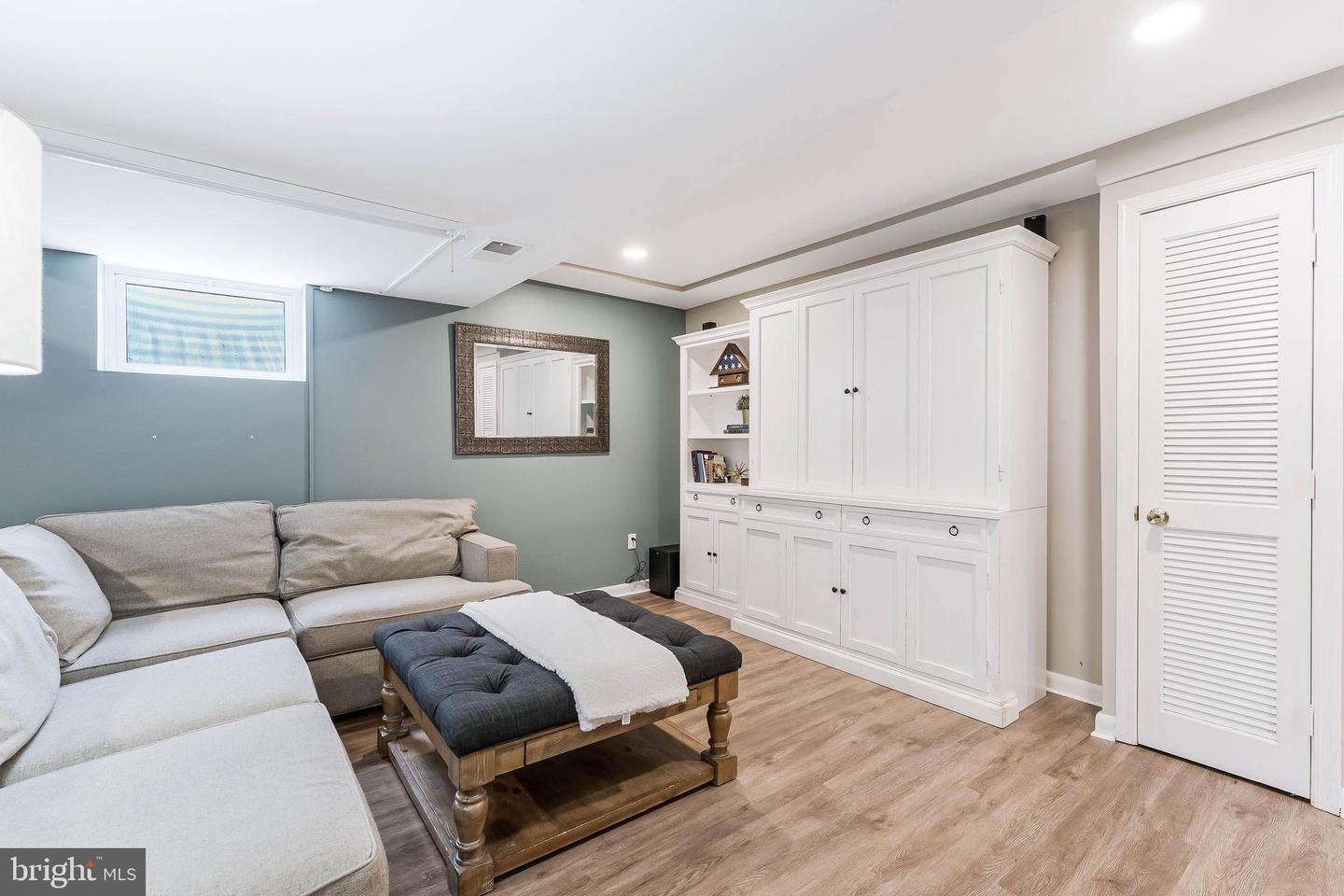 9013 PARLIAMENT DR, BURKE, Virginia 22015, 5 Bedrooms Bedrooms, ,2 BathroomsBathrooms,Residential,For sale,9013 PARLIAMENT DR,VAFX2234460 MLS # VAFX2234460