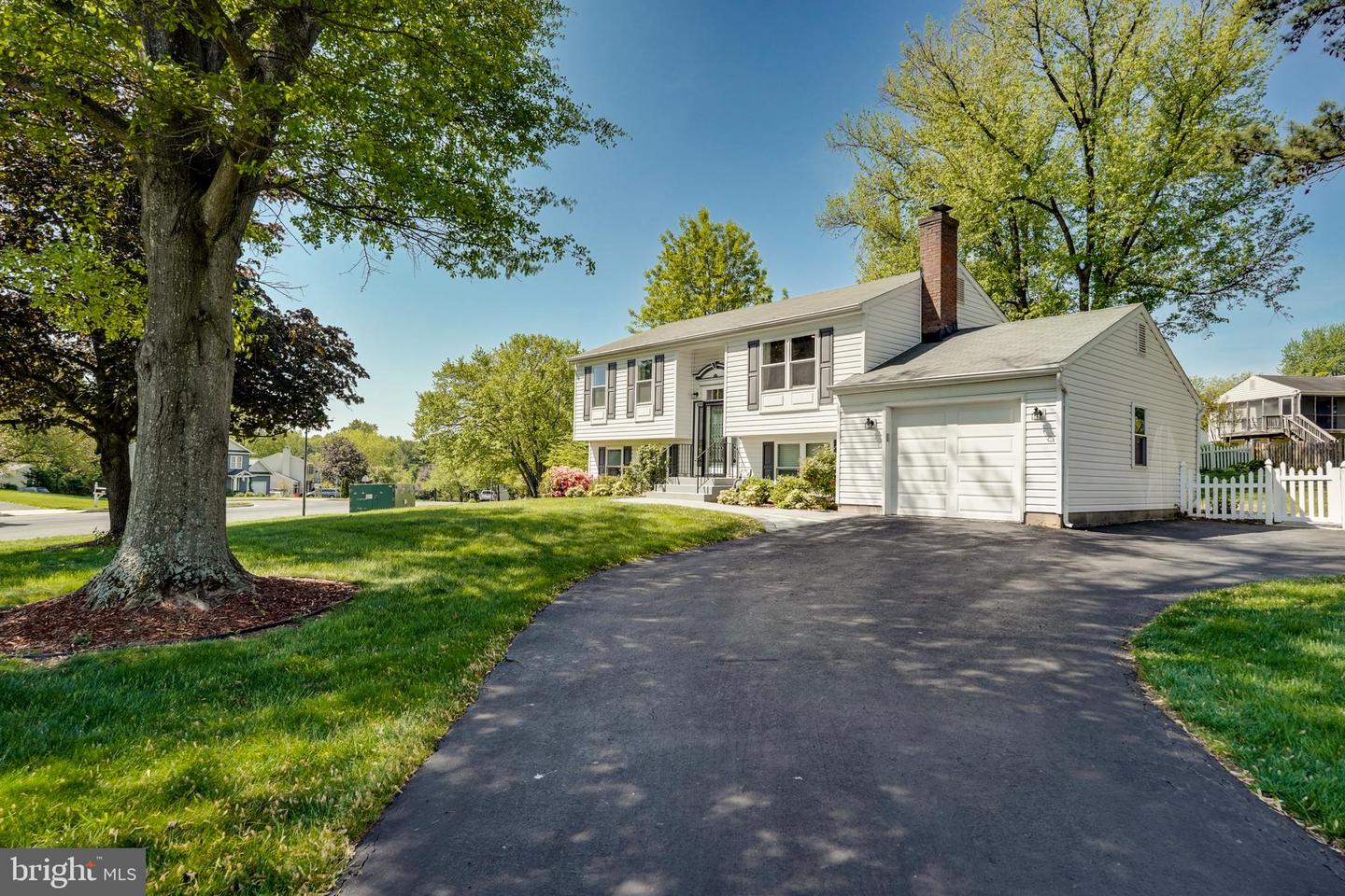 12701 BRADWELL RD, HERNDON, Virginia 20171, 4 Bedrooms Bedrooms, ,2 BathroomsBathrooms,Residential,For sale,12701 BRADWELL RD,VAFX2234498 MLS # VAFX2234498