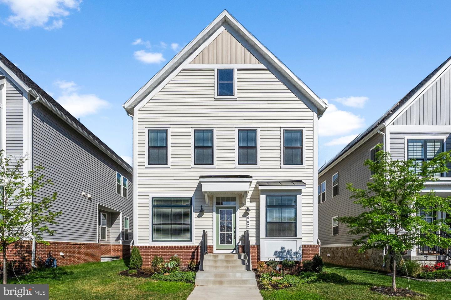 22869 AURORA VIEW DR, BRAMBLETON, Virginia 20148, 4 Bedrooms Bedrooms, ,3 BathroomsBathrooms,Residential,For sale,22869 AURORA VIEW DR,VALO2093974 MLS # VALO2093974