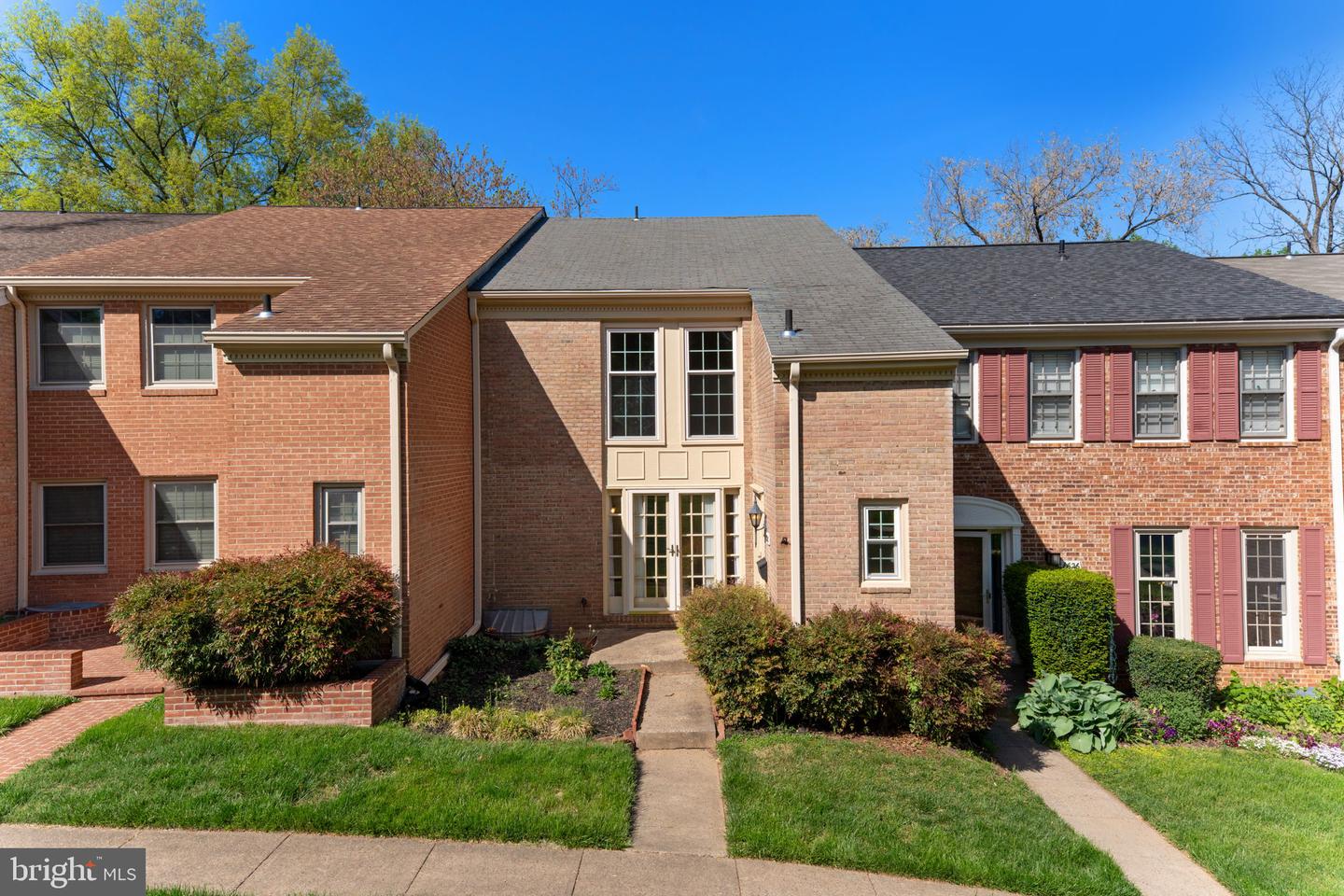 6628 MIDHILL PL, FALLS CHURCH, Virginia 22043, 3 Bedrooms Bedrooms, ,2 BathroomsBathrooms,Residential,For sale,6628 MIDHILL PL,VAFX2234370 MLS # VAFX2234370