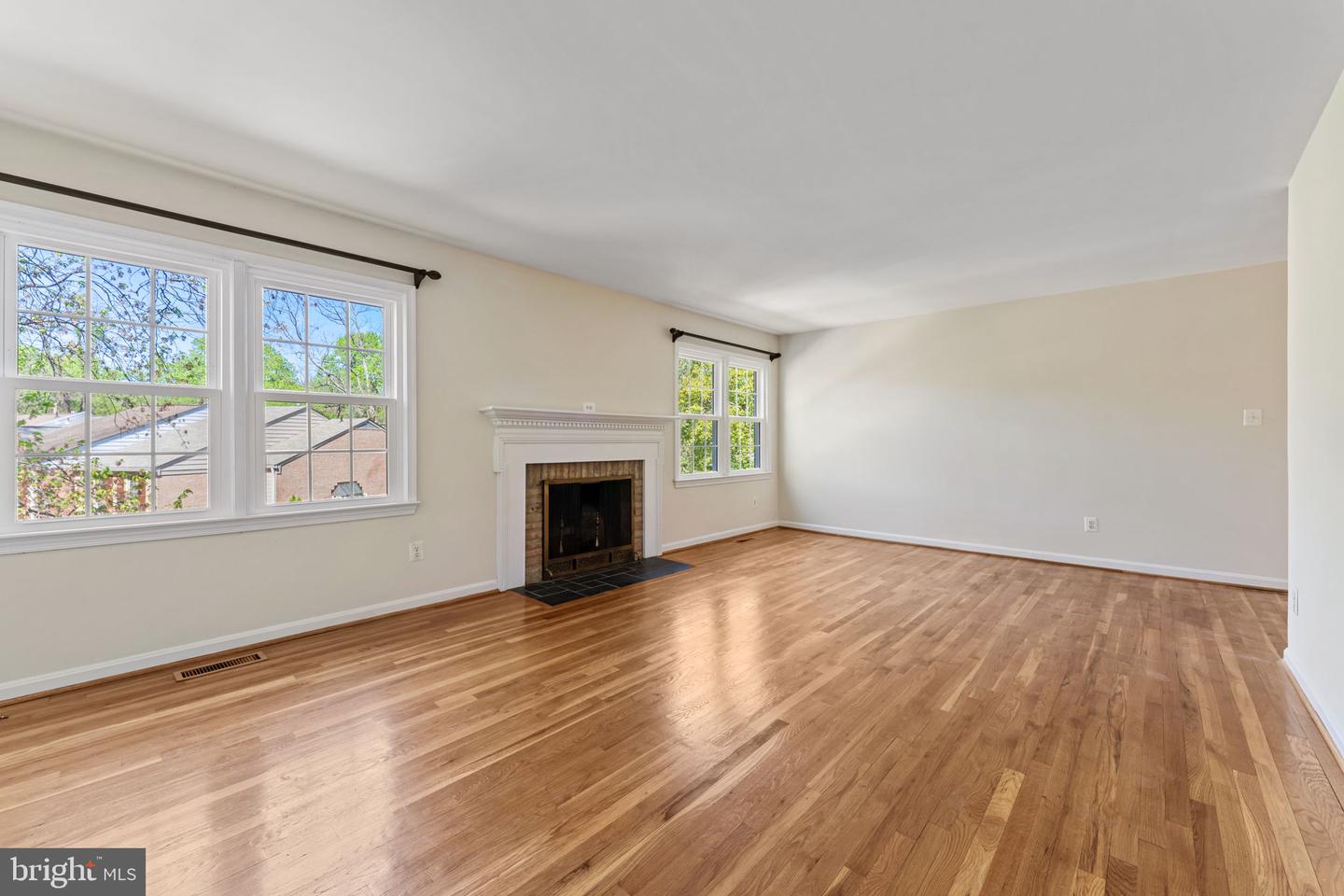 6628 MIDHILL PL, FALLS CHURCH, Virginia 22043, 3 Bedrooms Bedrooms, ,2 BathroomsBathrooms,Residential,For sale,6628 MIDHILL PL,VAFX2234370 MLS # VAFX2234370