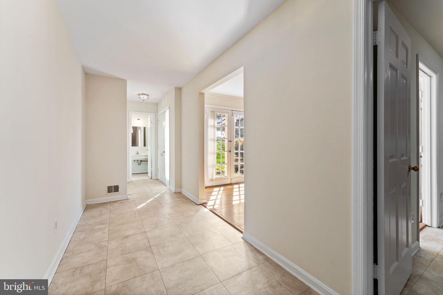 6628 MIDHILL PL, FALLS CHURCH, Virginia 22043, 3 Bedrooms Bedrooms, ,2 BathroomsBathrooms,Residential,For sale,6628 MIDHILL PL,VAFX2234370 MLS # VAFX2234370