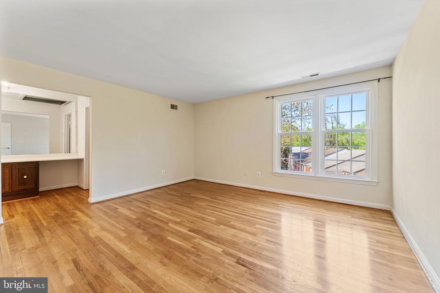 6628 MIDHILL PL, FALLS CHURCH, Virginia 22043, 3 Bedrooms Bedrooms, ,2 BathroomsBathrooms,Residential,For sale,6628 MIDHILL PL,VAFX2234370 MLS # VAFX2234370