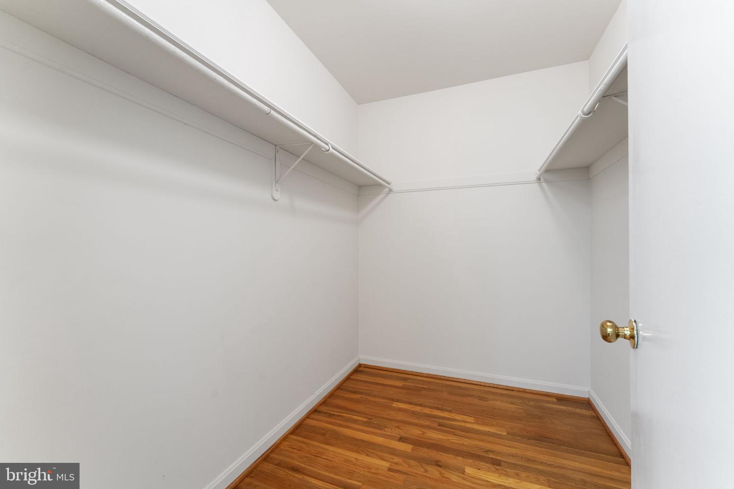 6628 MIDHILL PL, FALLS CHURCH, Virginia 22043, 3 Bedrooms Bedrooms, ,2 BathroomsBathrooms,Residential,For sale,6628 MIDHILL PL,VAFX2234370 MLS # VAFX2234370