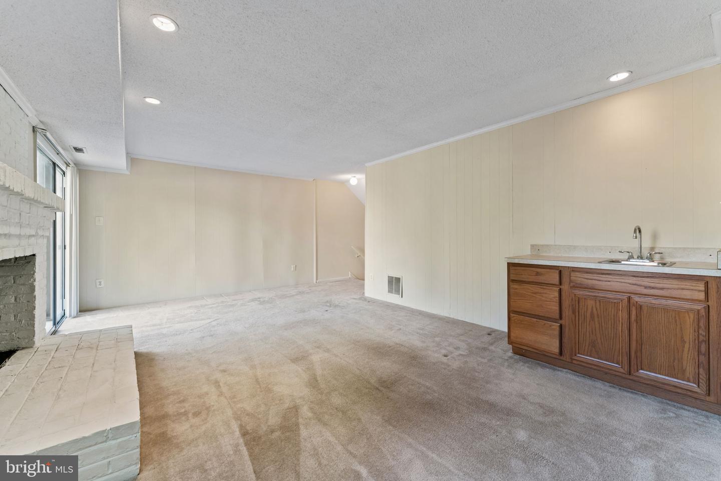 6628 MIDHILL PL, FALLS CHURCH, Virginia 22043, 3 Bedrooms Bedrooms, ,2 BathroomsBathrooms,Residential,For sale,6628 MIDHILL PL,VAFX2234370 MLS # VAFX2234370