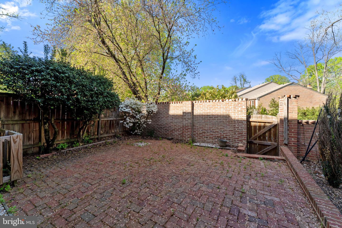 6628 MIDHILL PL, FALLS CHURCH, Virginia 22043, 3 Bedrooms Bedrooms, ,2 BathroomsBathrooms,Residential,For sale,6628 MIDHILL PL,VAFX2234370 MLS # VAFX2234370