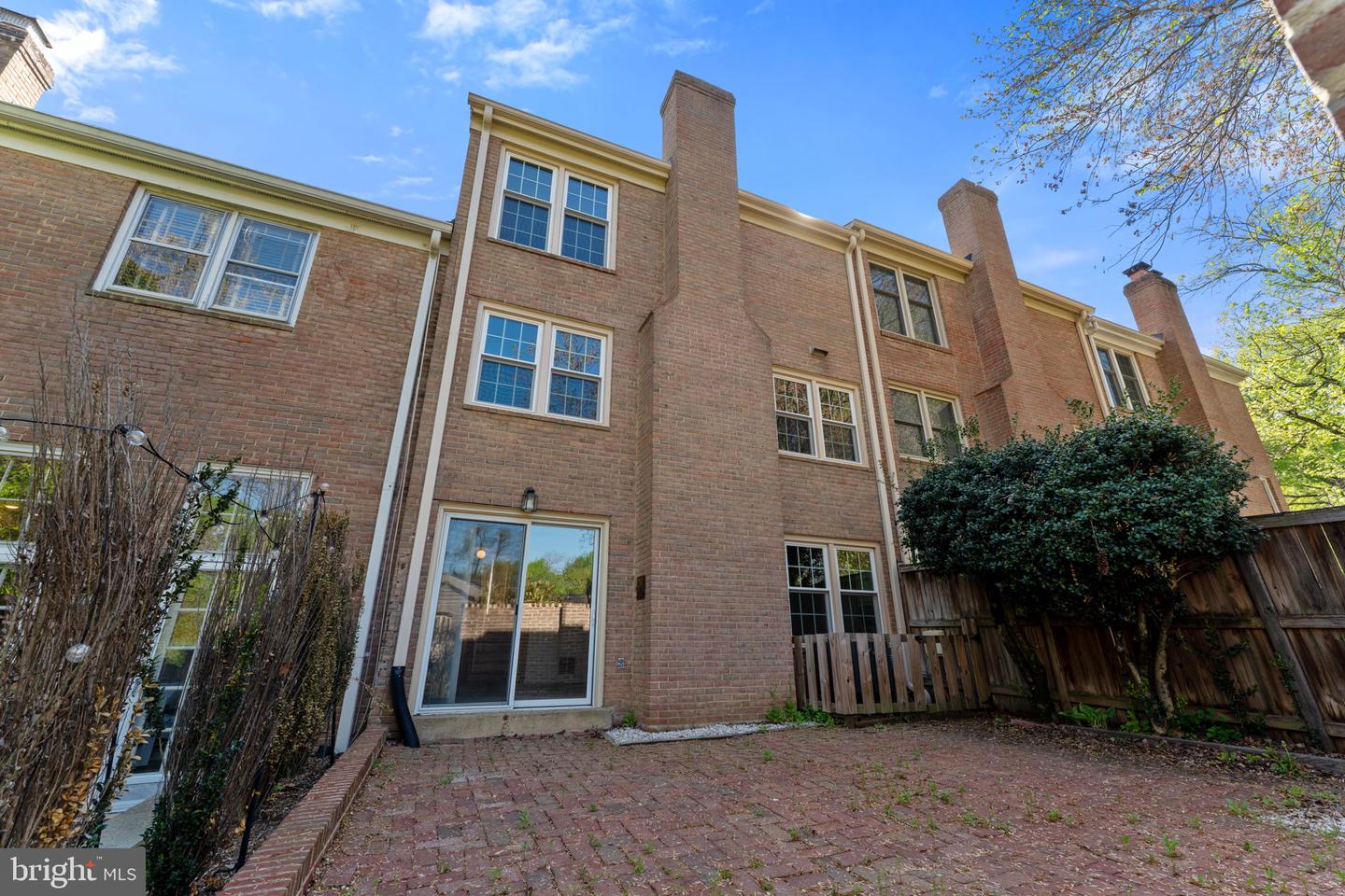 6628 MIDHILL PL, FALLS CHURCH, Virginia 22043, 3 Bedrooms Bedrooms, ,2 BathroomsBathrooms,Residential,For sale,6628 MIDHILL PL,VAFX2234370 MLS # VAFX2234370