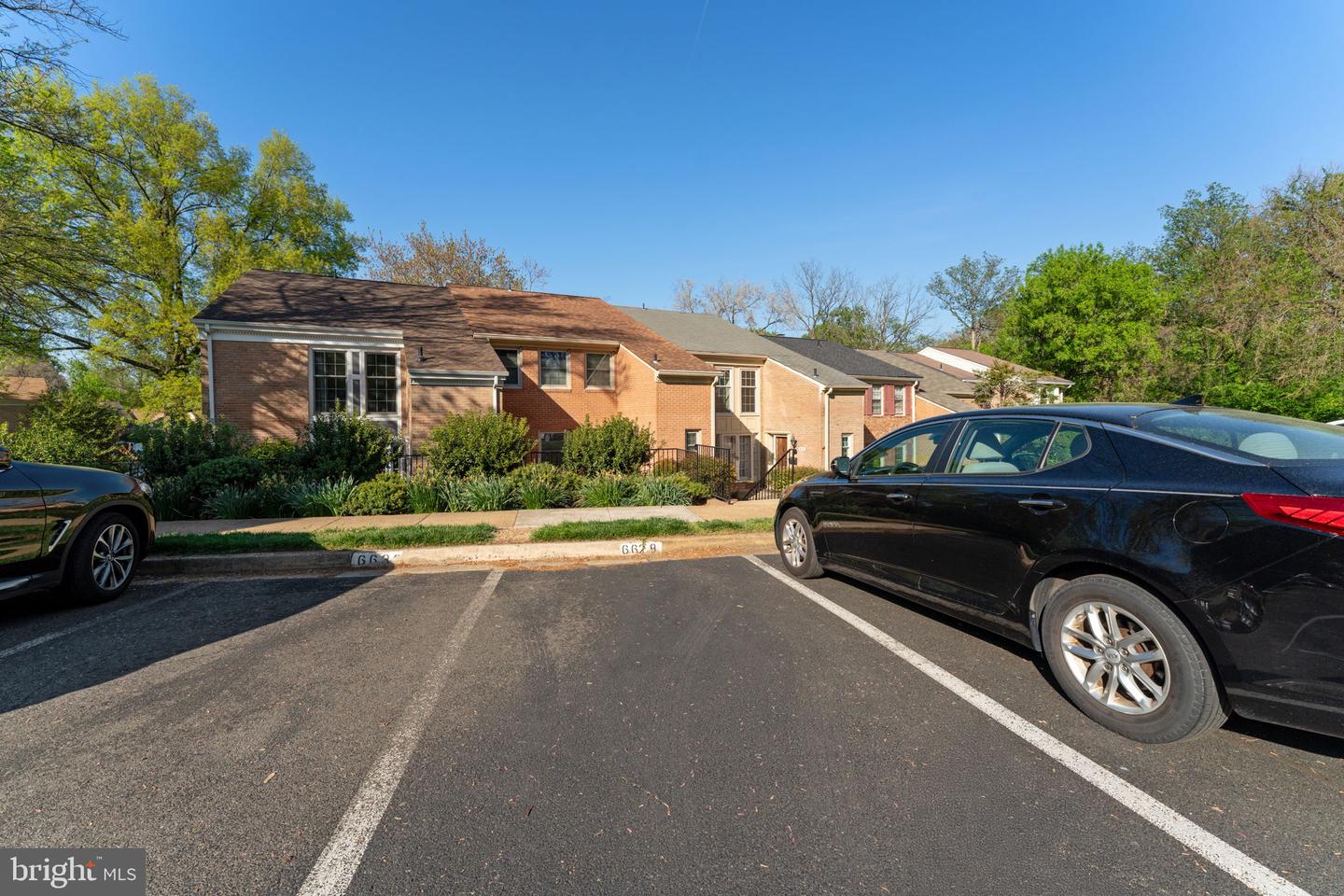 6628 MIDHILL PL, FALLS CHURCH, Virginia 22043, 3 Bedrooms Bedrooms, ,2 BathroomsBathrooms,Residential,For sale,6628 MIDHILL PL,VAFX2234370 MLS # VAFX2234370