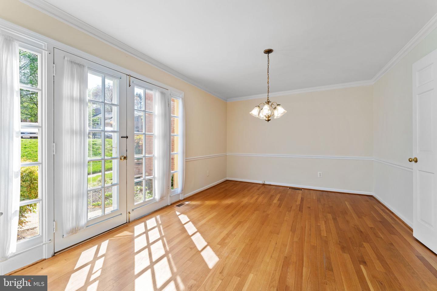 6628 MIDHILL PL, FALLS CHURCH, Virginia 22043, 3 Bedrooms Bedrooms, ,2 BathroomsBathrooms,Residential,For sale,6628 MIDHILL PL,VAFX2234370 MLS # VAFX2234370