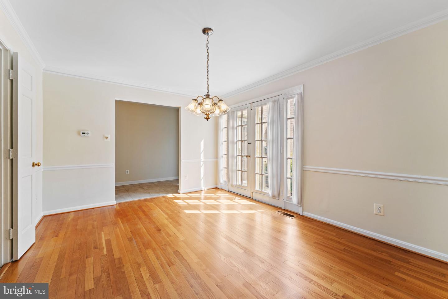 6628 MIDHILL PL, FALLS CHURCH, Virginia 22043, 3 Bedrooms Bedrooms, ,2 BathroomsBathrooms,Residential,For sale,6628 MIDHILL PL,VAFX2234370 MLS # VAFX2234370