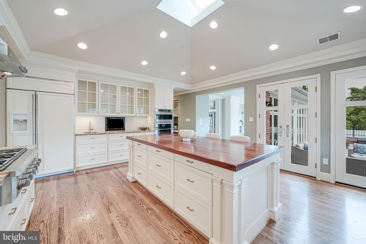 1419 JANNEYS LN, ALEXANDRIA, Virginia 22302, 3 Bedrooms Bedrooms, ,3 BathroomsBathrooms,Residential,For sale,1419 JANNEYS LN,VAAX2044180 MLS # VAAX2044180
