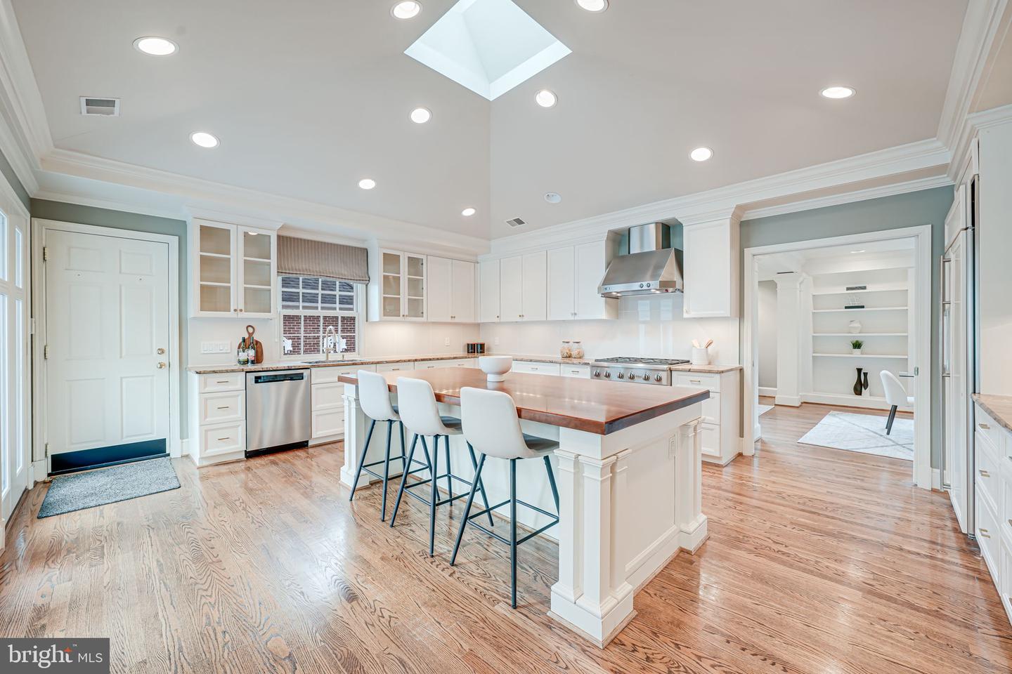 1419 JANNEYS LN, ALEXANDRIA, Virginia 22302, 3 Bedrooms Bedrooms, ,3 BathroomsBathrooms,Residential,For sale,1419 JANNEYS LN,VAAX2044180 MLS # VAAX2044180