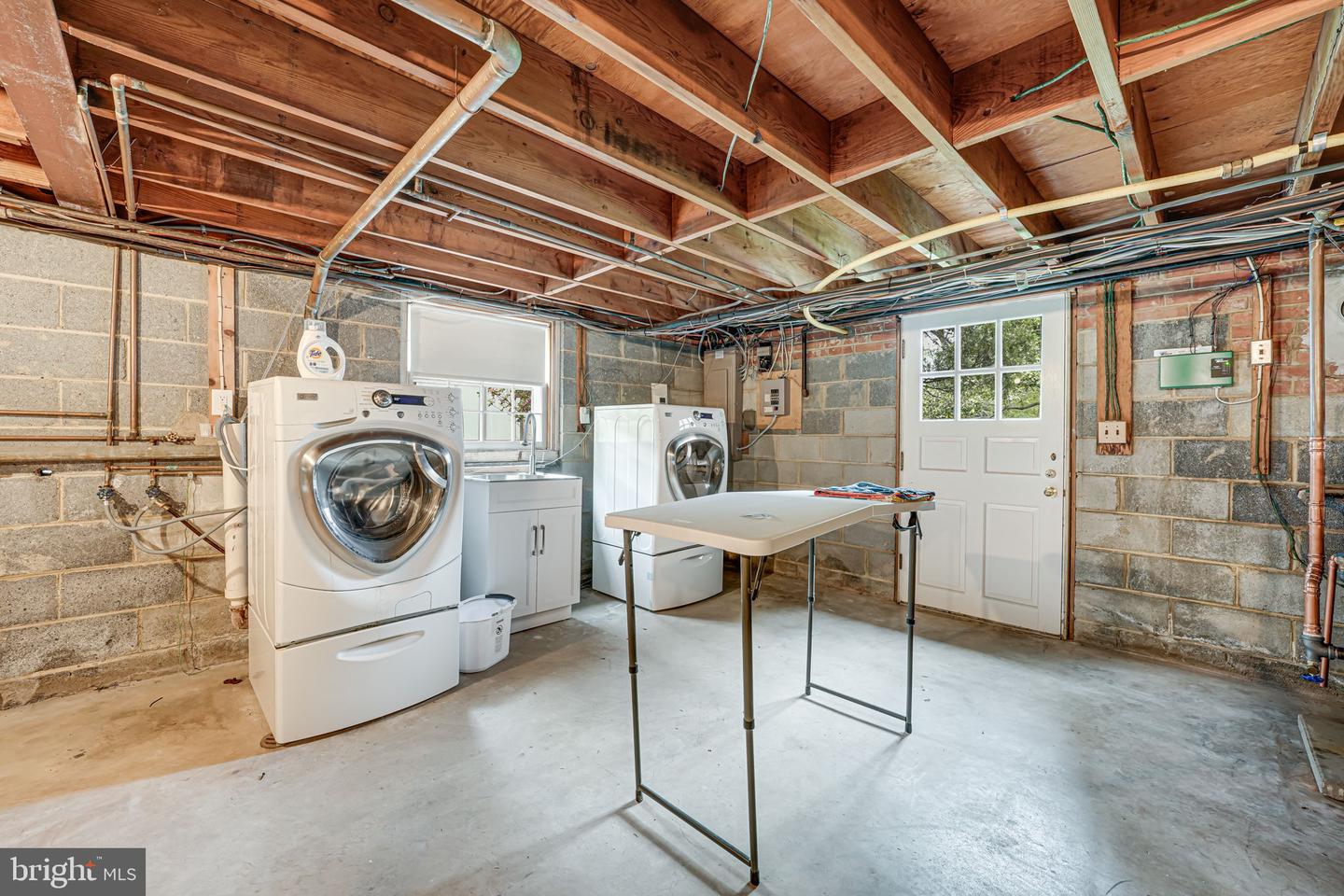 1419 JANNEYS LN, ALEXANDRIA, Virginia 22302, 3 Bedrooms Bedrooms, ,3 BathroomsBathrooms,Residential,For sale,1419 JANNEYS LN,VAAX2044180 MLS # VAAX2044180