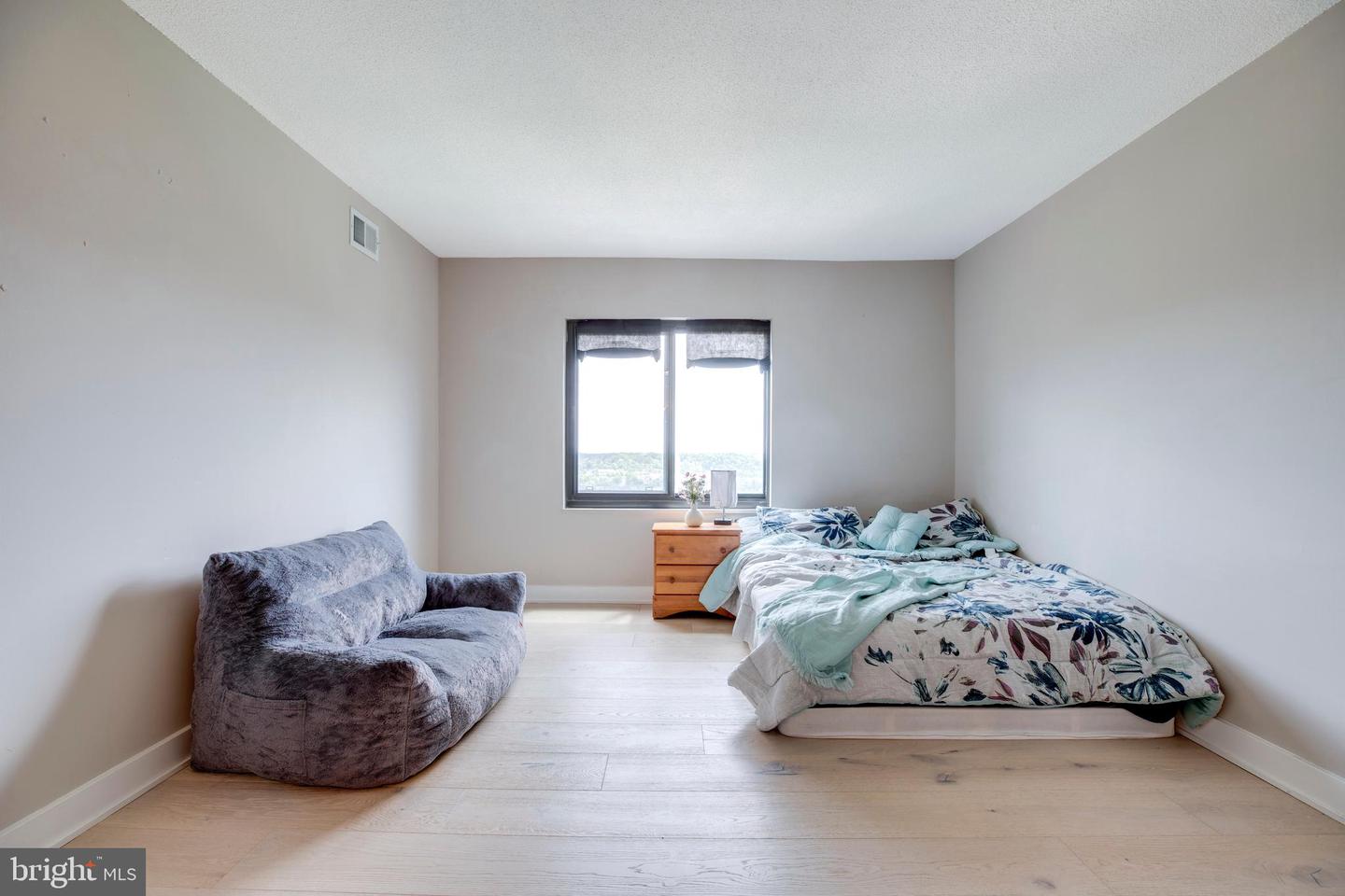 203 YOAKUM PKWY #1520, ALEXANDRIA, Virginia 22304, 2 Bedrooms Bedrooms, ,1 BathroomBathrooms,Residential,For sale,203 YOAKUM PKWY #1520,VAAX2044228 MLS # VAAX2044228
