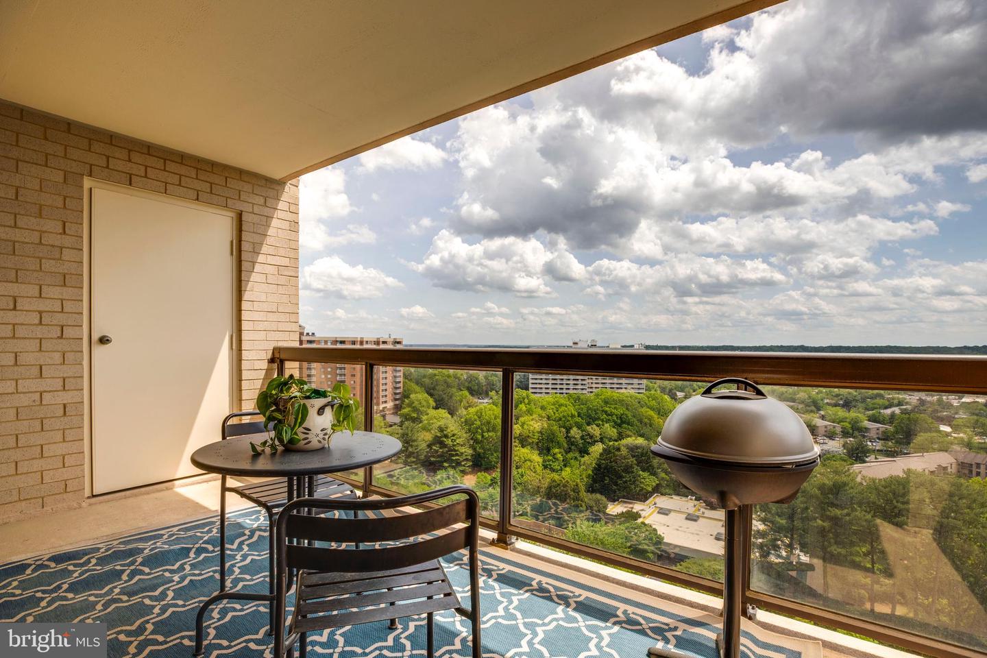 203 YOAKUM PKWY #1520, ALEXANDRIA, Virginia 22304, 2 Bedrooms Bedrooms, ,1 BathroomBathrooms,Residential,For sale,203 YOAKUM PKWY #1520,VAAX2044228 MLS # VAAX2044228