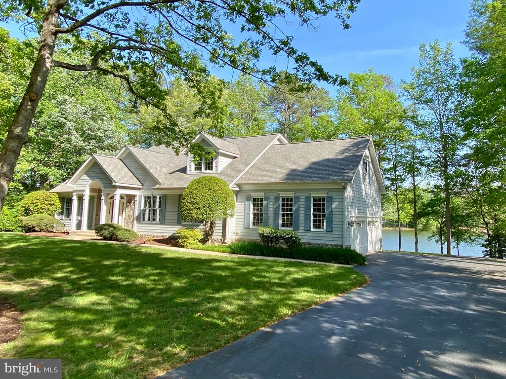 11217 FIELD CIR, SPOTSYLVANIA, Virginia 22551, 5 Bedrooms Bedrooms, ,3 BathroomsBathrooms,Residential,11217 FIELD CIR,VASP2032672 MLS # VASP2032672