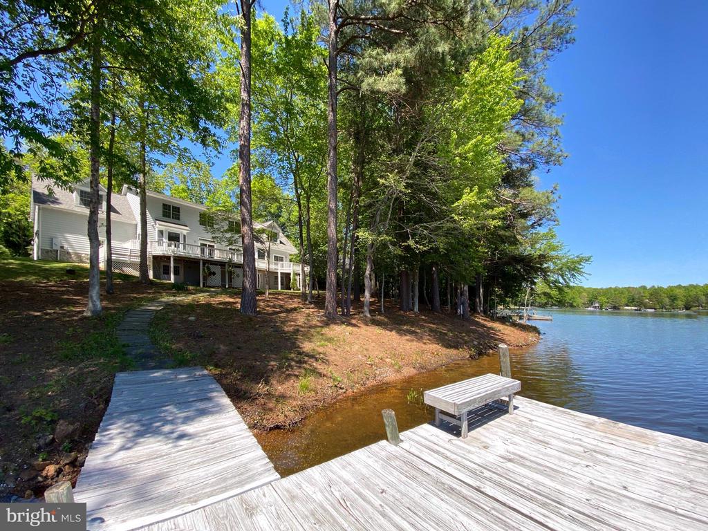 11217 FIELD CIR, SPOTSYLVANIA, Virginia 22551, 5 Bedrooms Bedrooms, ,3 BathroomsBathrooms,Residential,11217 FIELD CIR,VASP2032672 MLS # VASP2032672