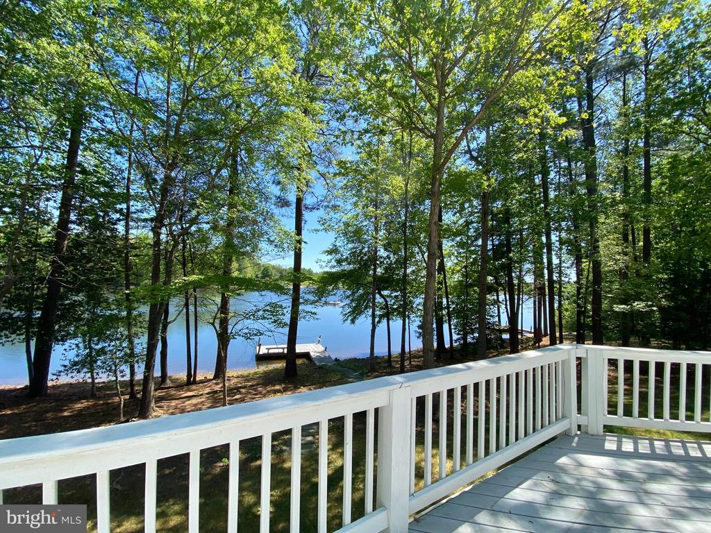 11217 FIELD CIR, SPOTSYLVANIA, Virginia 22551, 5 Bedrooms Bedrooms, ,3 BathroomsBathrooms,Residential,11217 FIELD CIR,VASP2032672 MLS # VASP2032672