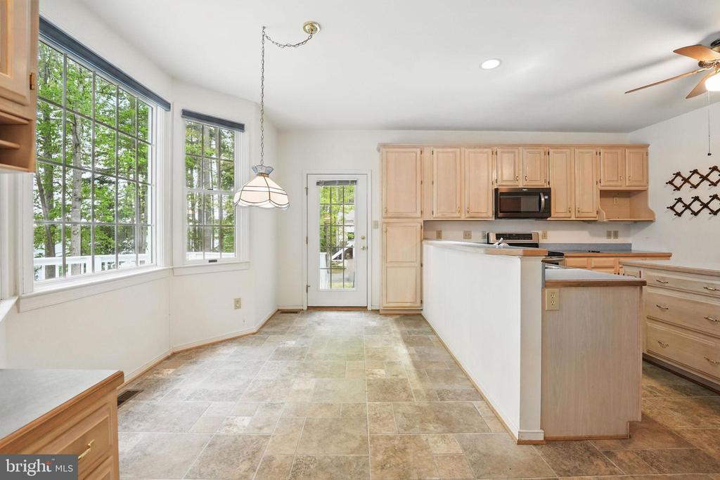11217 FIELD CIR, SPOTSYLVANIA, Virginia 22551, 5 Bedrooms Bedrooms, ,3 BathroomsBathrooms,Residential,11217 FIELD CIR,VASP2032672 MLS # VASP2032672