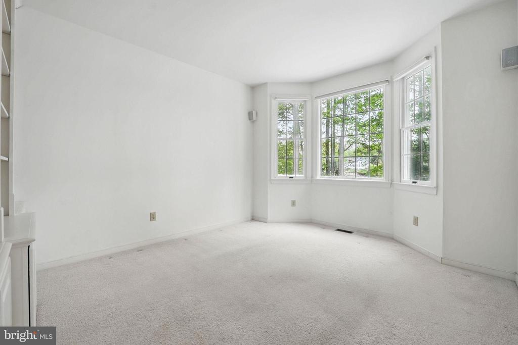 11217 FIELD CIR, SPOTSYLVANIA, Virginia 22551, 5 Bedrooms Bedrooms, ,3 BathroomsBathrooms,Residential,11217 FIELD CIR,VASP2032672 MLS # VASP2032672