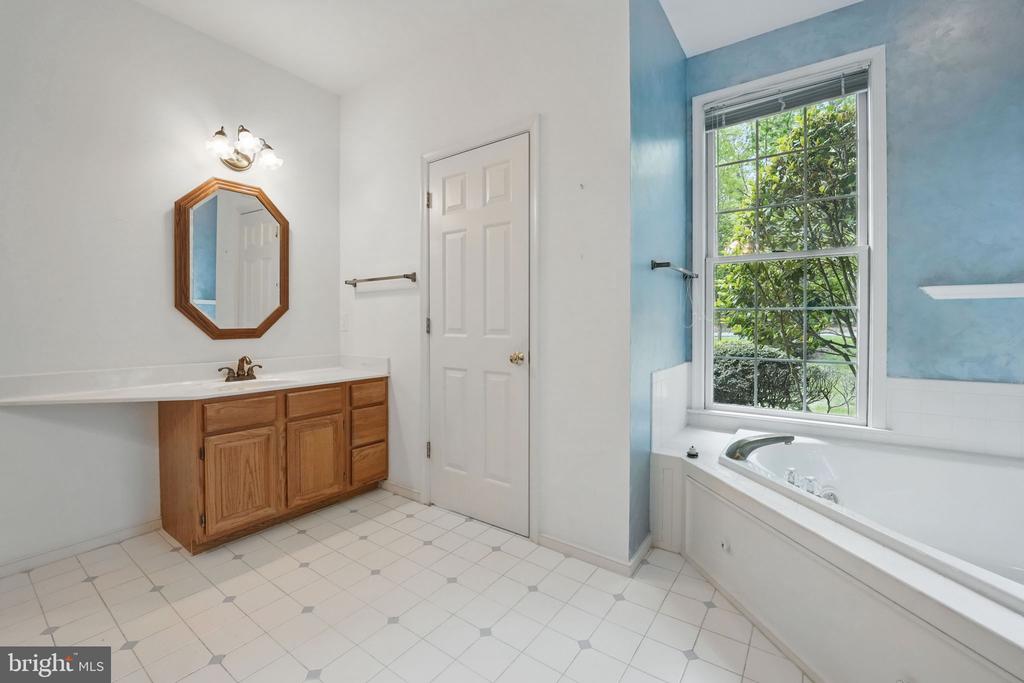 11217 FIELD CIR, SPOTSYLVANIA, Virginia 22551, 5 Bedrooms Bedrooms, ,3 BathroomsBathrooms,Residential,11217 FIELD CIR,VASP2032672 MLS # VASP2032672