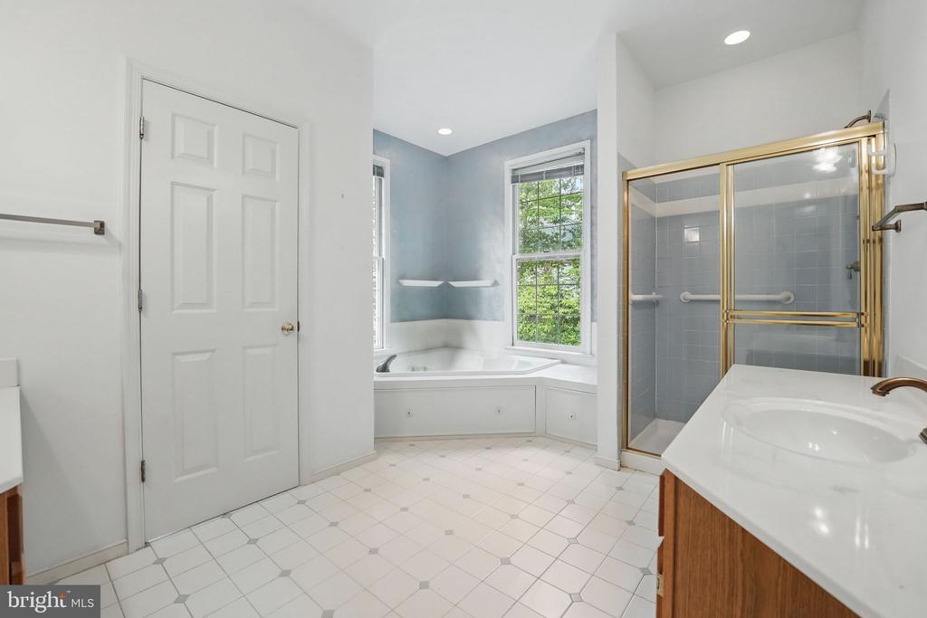 11217 FIELD CIR, SPOTSYLVANIA, Virginia 22551, 5 Bedrooms Bedrooms, ,3 BathroomsBathrooms,Residential,11217 FIELD CIR,VASP2032672 MLS # VASP2032672