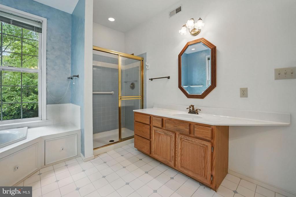 11217 FIELD CIR, SPOTSYLVANIA, Virginia 22551, 5 Bedrooms Bedrooms, ,3 BathroomsBathrooms,Residential,11217 FIELD CIR,VASP2032672 MLS # VASP2032672