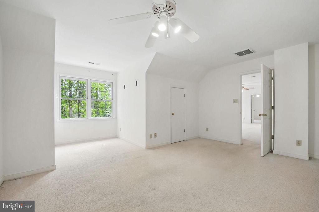 11217 FIELD CIR, SPOTSYLVANIA, Virginia 22551, 5 Bedrooms Bedrooms, ,3 BathroomsBathrooms,Residential,11217 FIELD CIR,VASP2032672 MLS # VASP2032672