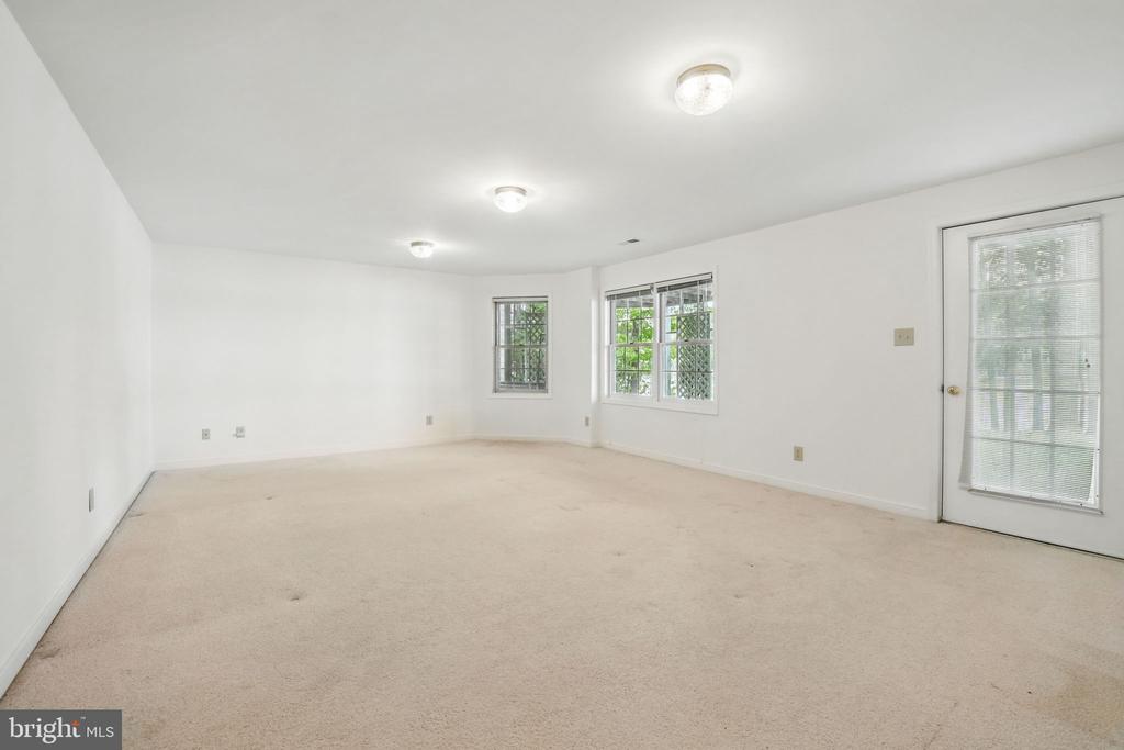 11217 FIELD CIR, SPOTSYLVANIA, Virginia 22551, 5 Bedrooms Bedrooms, ,3 BathroomsBathrooms,Residential,11217 FIELD CIR,VASP2032672 MLS # VASP2032672