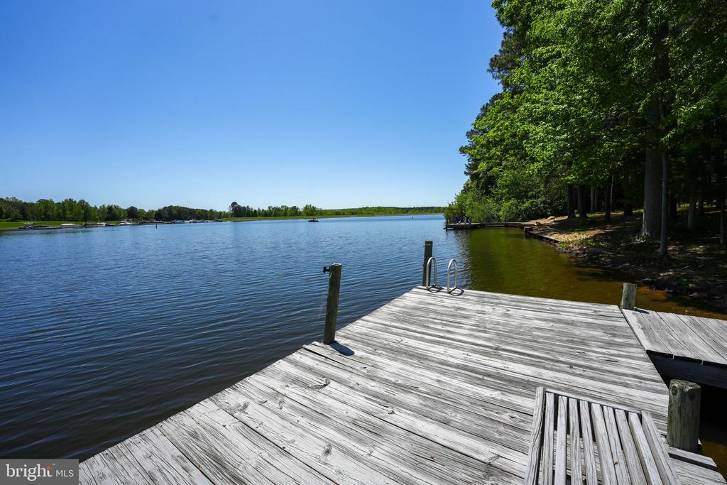 11217 FIELD CIR, SPOTSYLVANIA, Virginia 22551, 5 Bedrooms Bedrooms, ,3 BathroomsBathrooms,Residential,11217 FIELD CIR,VASP2032672 MLS # VASP2032672