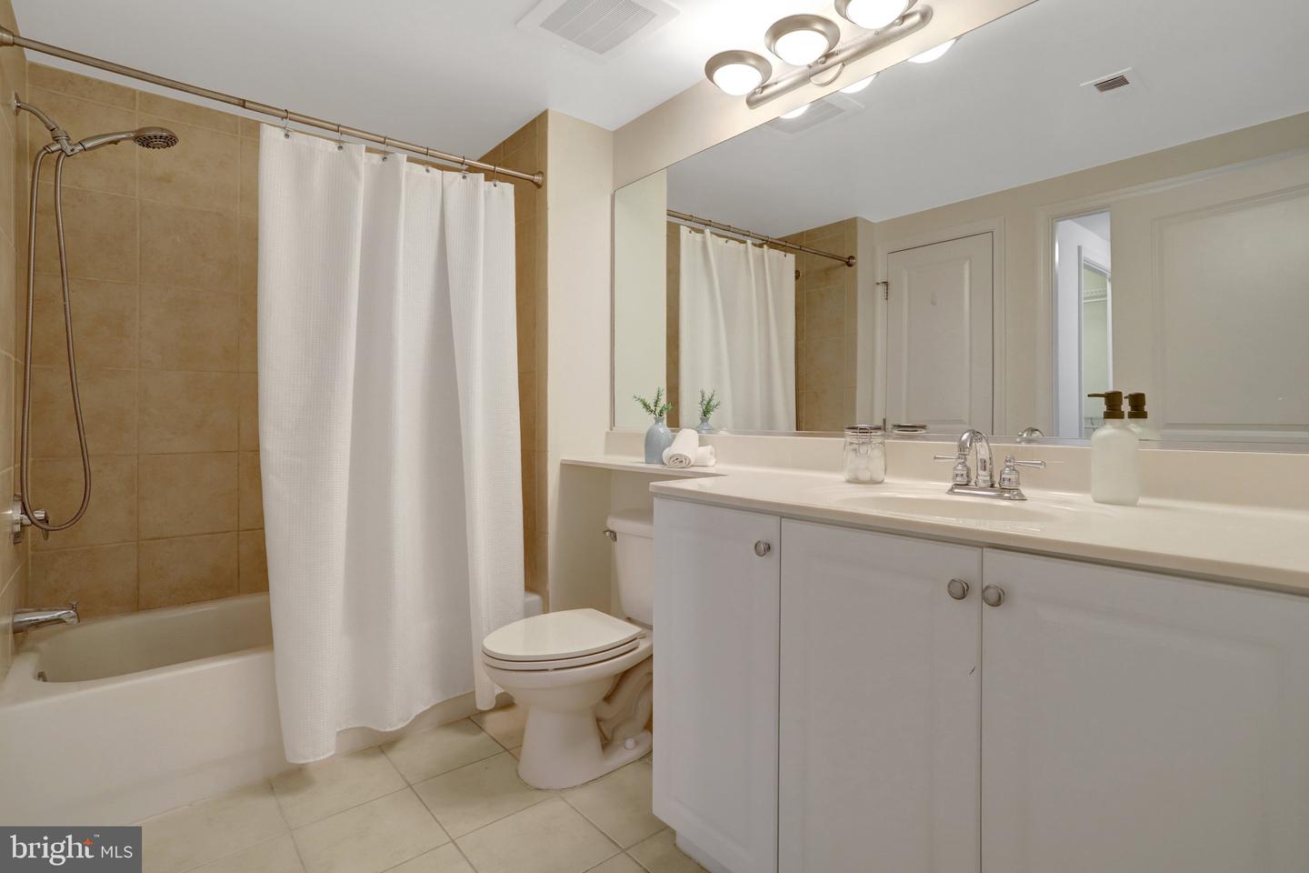 851 N GLEBE RD #321, ARLINGTON, Virginia 22203, 1 Bedroom Bedrooms, ,1 BathroomBathrooms,Residential,For sale,851 N GLEBE RD #321,VAAR2056154 MLS # VAAR2056154