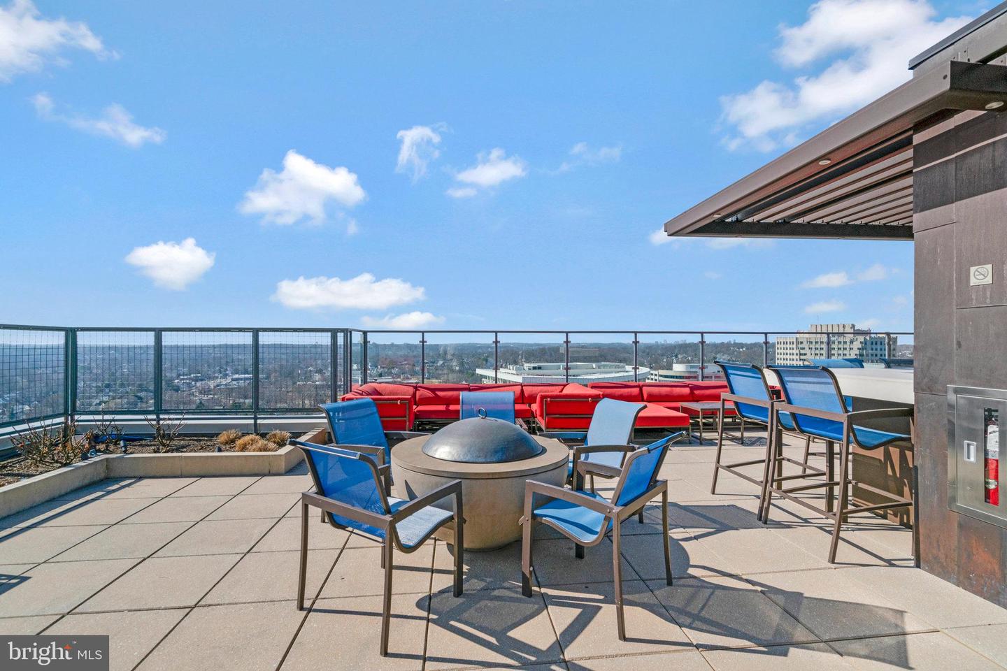851 N GLEBE RD #321, ARLINGTON, Virginia 22203, 1 Bedroom Bedrooms, ,1 BathroomBathrooms,Residential,For sale,851 N GLEBE RD #321,VAAR2056154 MLS # VAAR2056154