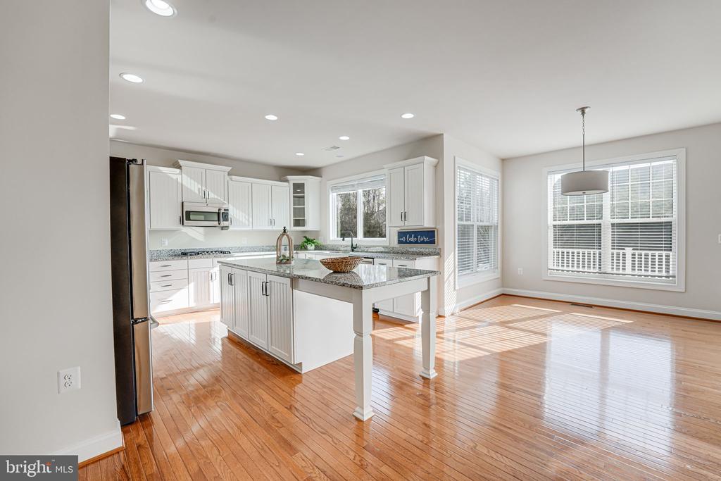 11708 EAGLE RIDGE DR, SPOTSYLVANIA, Virginia 22551, 5 Bedrooms Bedrooms, ,4 BathroomsBathrooms,Residential,11708 EAGLE RIDGE DR,VASP2032760 MLS # VASP2032760