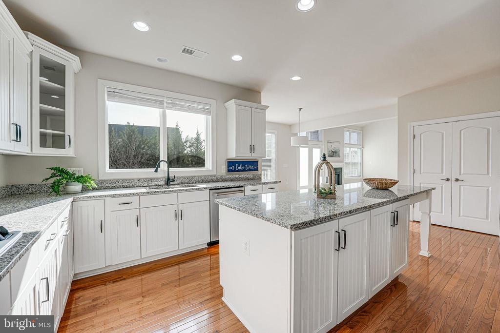 11708 EAGLE RIDGE DR, SPOTSYLVANIA, Virginia 22551, 5 Bedrooms Bedrooms, ,4 BathroomsBathrooms,Residential,11708 EAGLE RIDGE DR,VASP2032760 MLS # VASP2032760