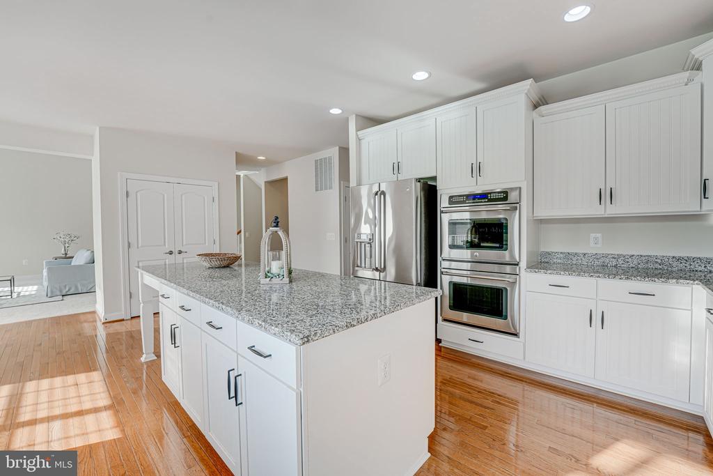 11708 EAGLE RIDGE DR, SPOTSYLVANIA, Virginia 22551, 5 Bedrooms Bedrooms, ,4 BathroomsBathrooms,Residential,11708 EAGLE RIDGE DR,VASP2032760 MLS # VASP2032760