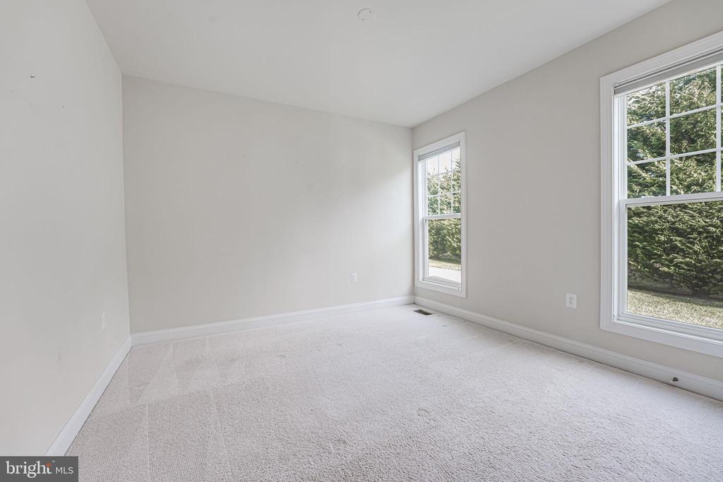 11708 EAGLE RIDGE DR, SPOTSYLVANIA, Virginia 22551, 5 Bedrooms Bedrooms, ,4 BathroomsBathrooms,Residential,11708 EAGLE RIDGE DR,VASP2032760 MLS # VASP2032760