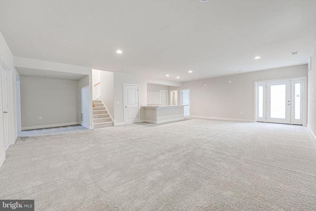 11708 EAGLE RIDGE DR, SPOTSYLVANIA, Virginia 22551, 5 Bedrooms Bedrooms, ,4 BathroomsBathrooms,Residential,11708 EAGLE RIDGE DR,VASP2032760 MLS # VASP2032760