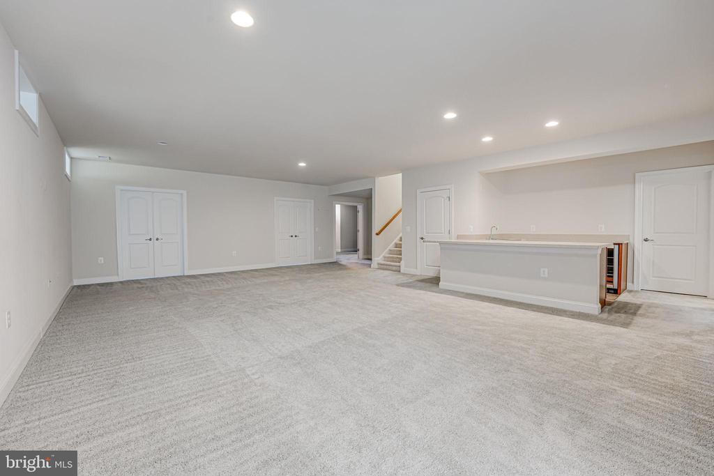 11708 EAGLE RIDGE DR, SPOTSYLVANIA, Virginia 22551, 5 Bedrooms Bedrooms, ,4 BathroomsBathrooms,Residential,11708 EAGLE RIDGE DR,VASP2032760 MLS # VASP2032760