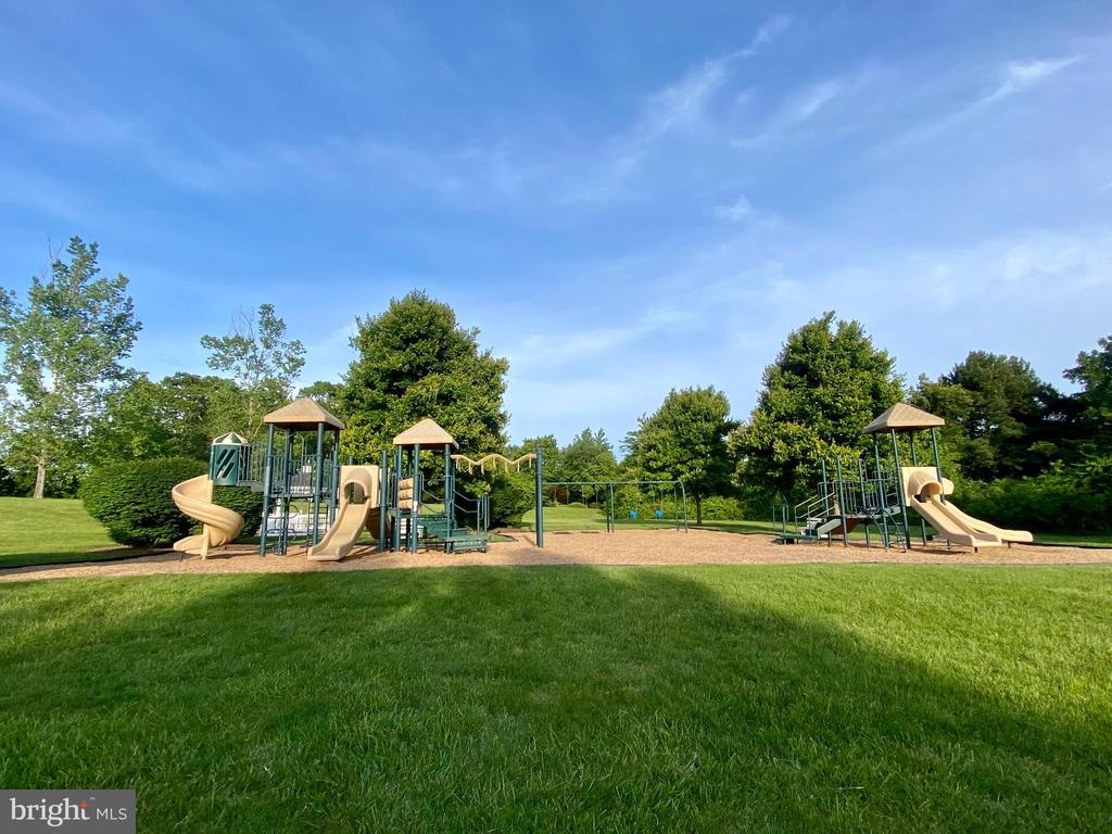 11708 EAGLE RIDGE DR, SPOTSYLVANIA, Virginia 22551, 5 Bedrooms Bedrooms, ,4 BathroomsBathrooms,Residential,11708 EAGLE RIDGE DR,VASP2032760 MLS # VASP2032760