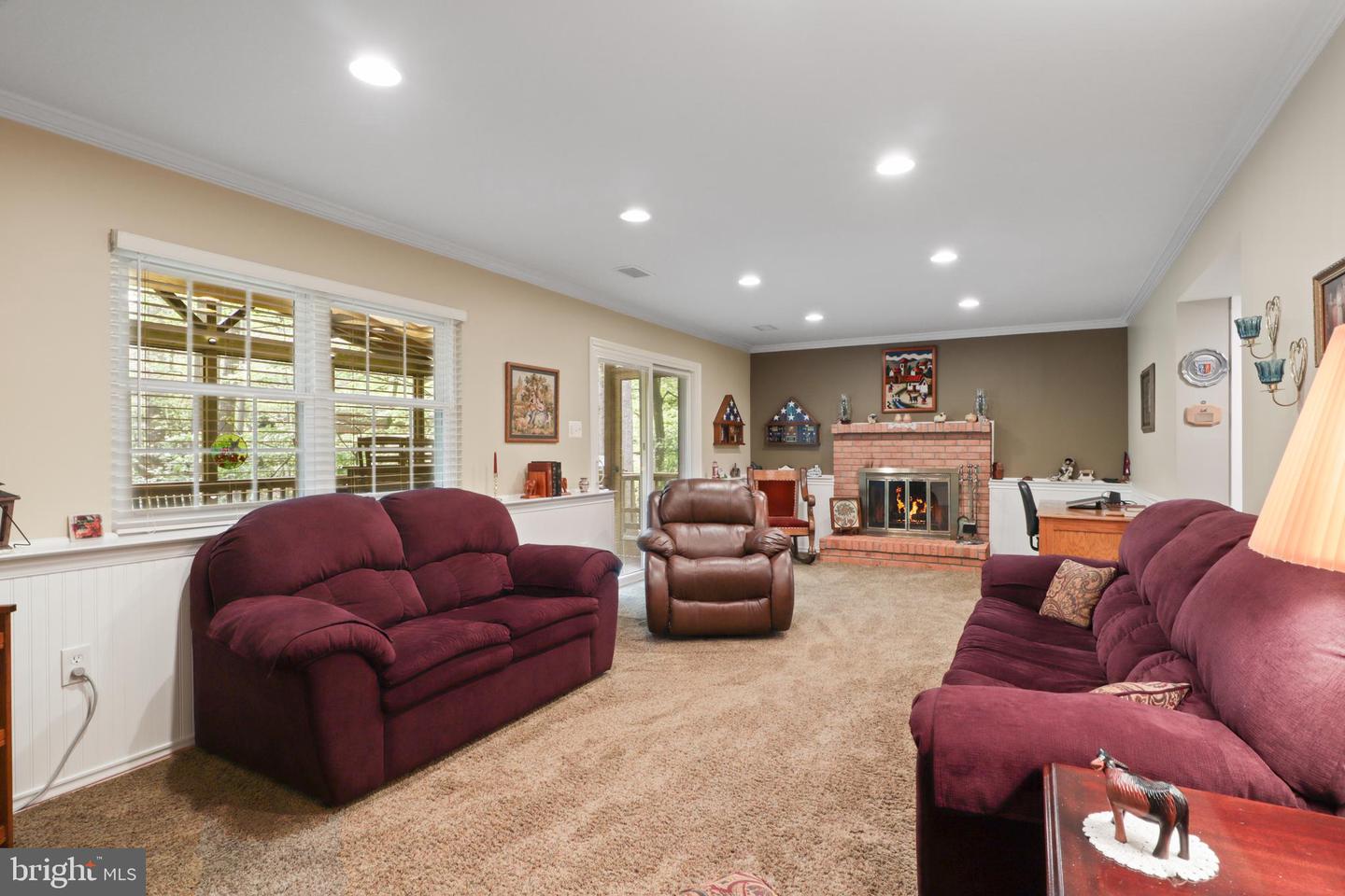 9907 HEMLOCK WOODS LN, BURKE, Virginia 22015, 3 Bedrooms Bedrooms, ,3 BathroomsBathrooms,Residential,For sale,9907 HEMLOCK WOODS LN,VAFX2234950 MLS # VAFX2234950
