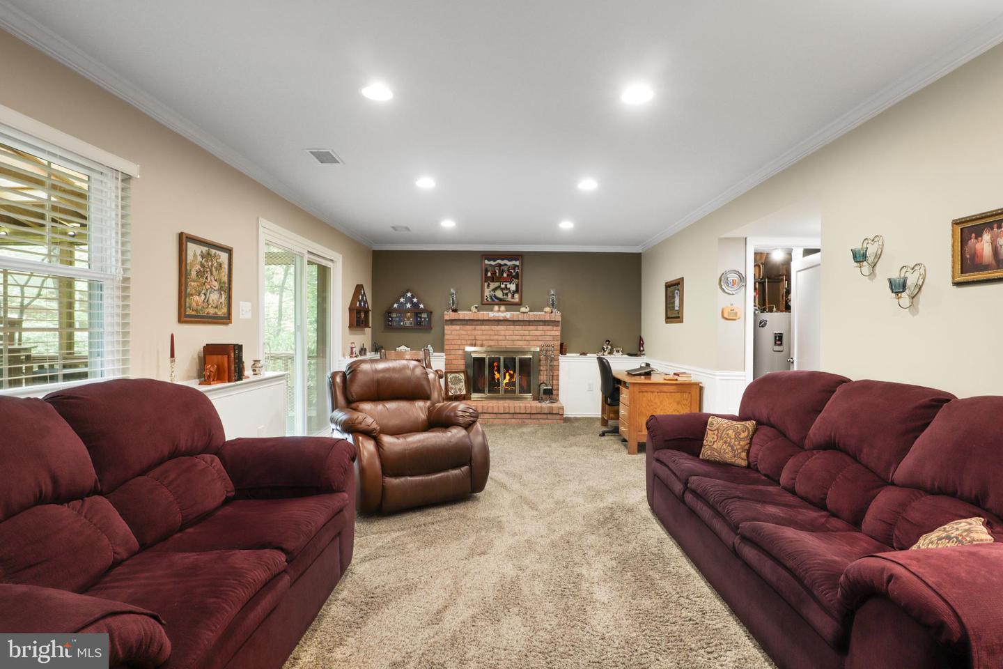 9907 HEMLOCK WOODS LN, BURKE, Virginia 22015, 3 Bedrooms Bedrooms, ,3 BathroomsBathrooms,Residential,For sale,9907 HEMLOCK WOODS LN,VAFX2234950 MLS # VAFX2234950