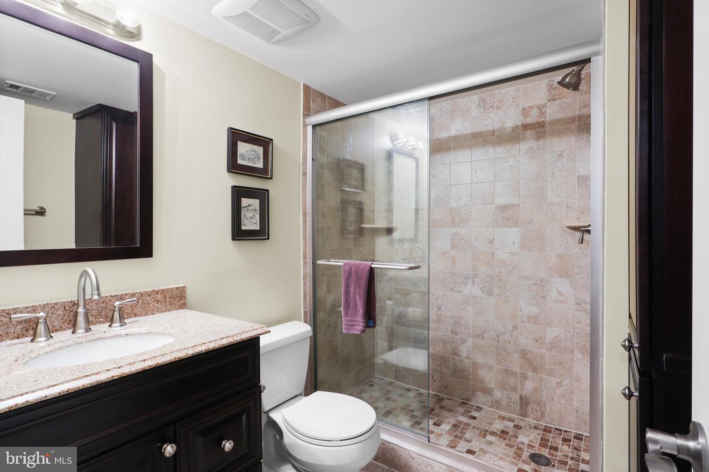 9907 HEMLOCK WOODS LN, BURKE, Virginia 22015, 3 Bedrooms Bedrooms, ,3 BathroomsBathrooms,Residential,For sale,9907 HEMLOCK WOODS LN,VAFX2234950 MLS # VAFX2234950