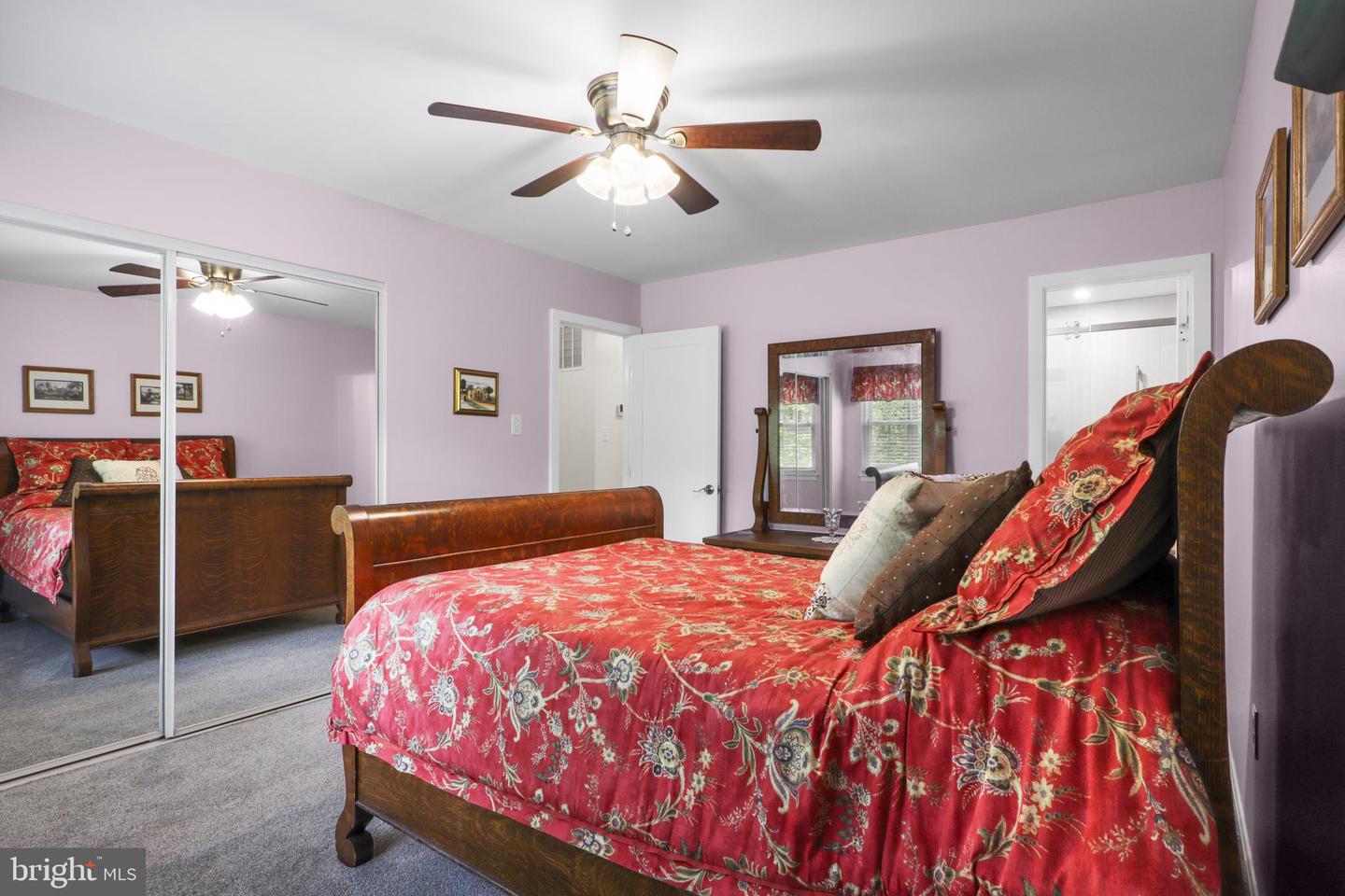 9907 HEMLOCK WOODS LN, BURKE, Virginia 22015, 3 Bedrooms Bedrooms, ,3 BathroomsBathrooms,Residential,For sale,9907 HEMLOCK WOODS LN,VAFX2234950 MLS # VAFX2234950
